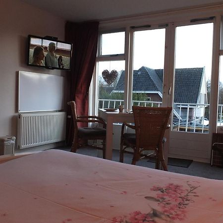 B&B Ferdivedaasje Dokkum Buitenkant foto