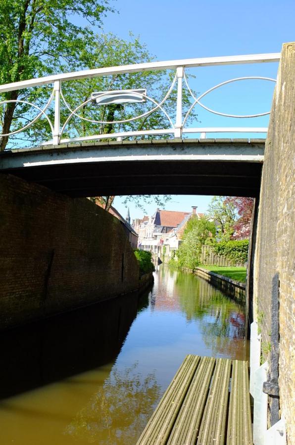 B&B Ferdivedaasje Dokkum Buitenkant foto