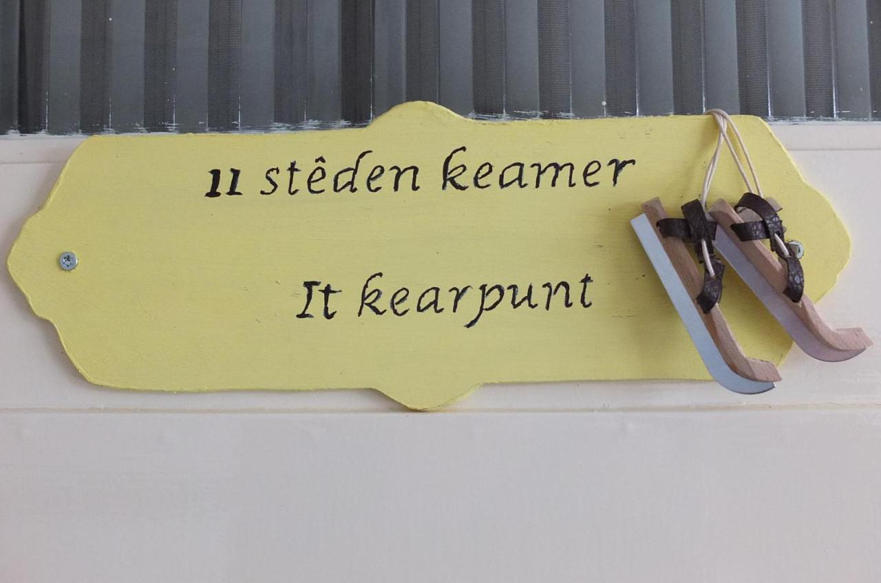 B&B Ferdivedaasje Dokkum Buitenkant foto