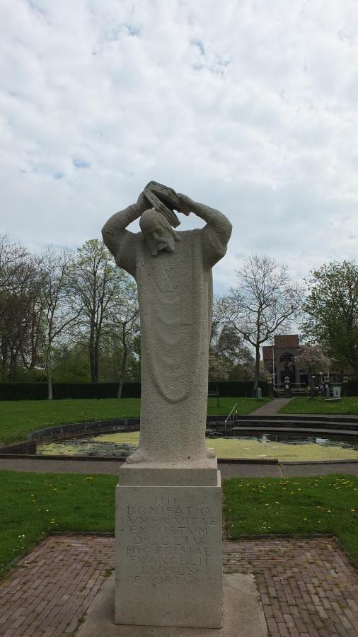 B&B Ferdivedaasje Dokkum Buitenkant foto